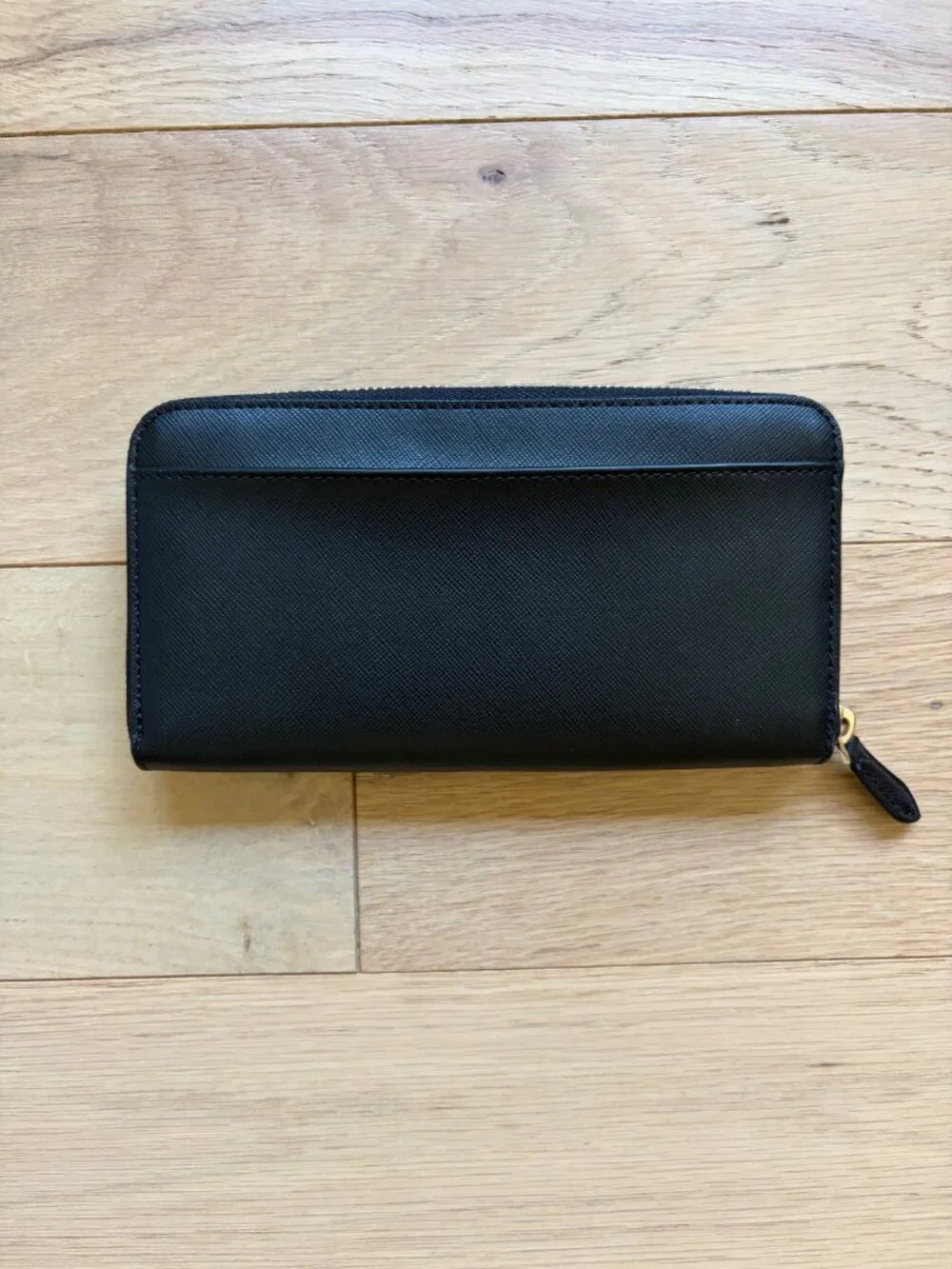 Kate Spade New York Black Zip Around Wallet NWT Retail $290